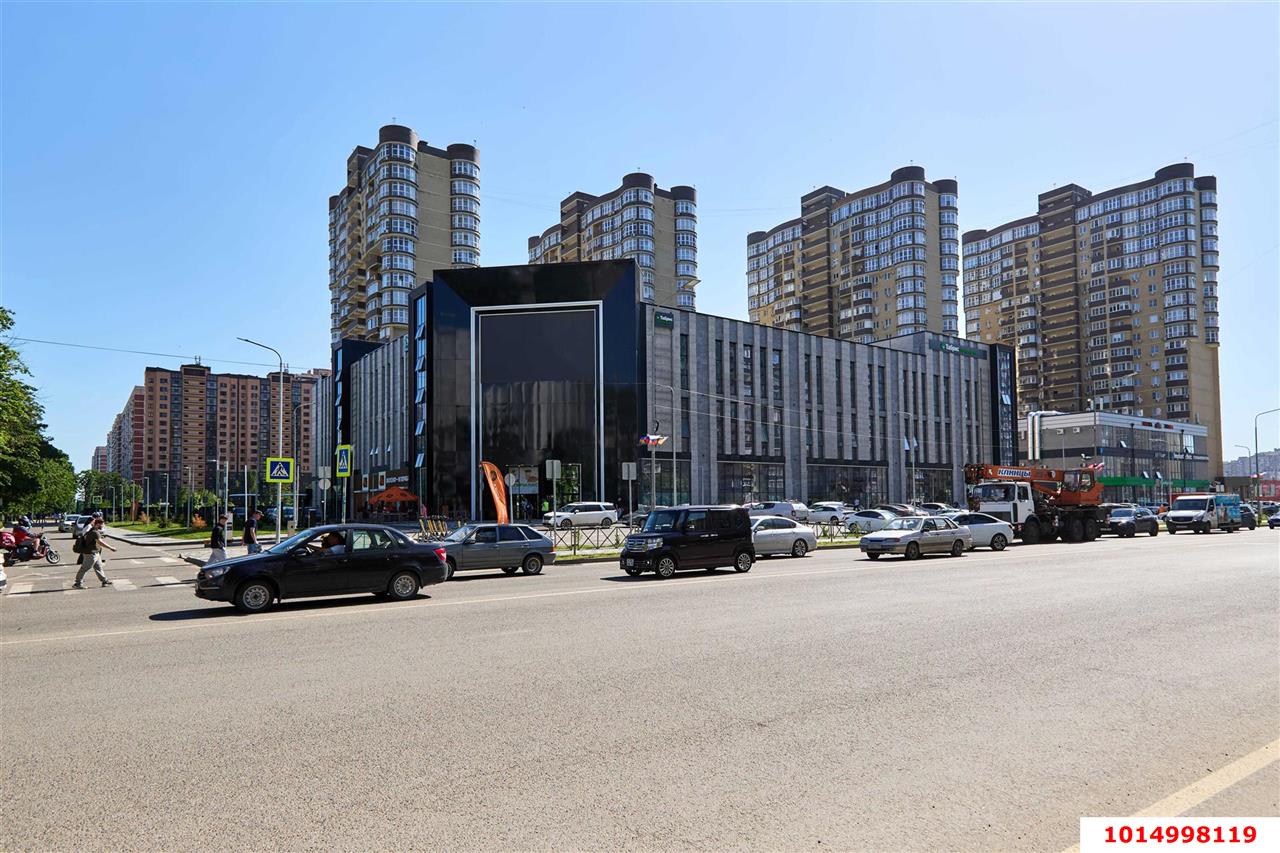 Фото №7: 2-комнатная квартира 71&nbsp;м², 13/21&nbsp;эт. - Краснодар, Прикубанский внутригородской округ, Восточно-Кругликовский, мкр. ЖК Возрождение, ул. имени 40-летия Победы, 133
