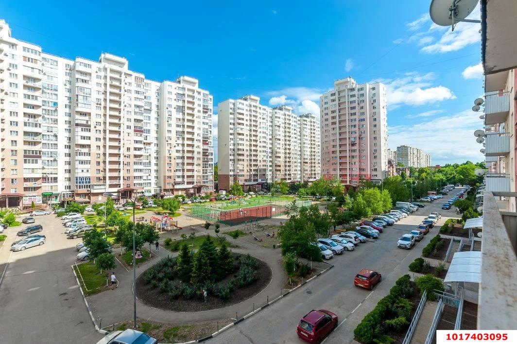 Фото №1: 2-комнатная квартира 72&nbsp;м², 4/17&nbsp;эт. - Краснодар, Прикубанский внутригородской округ, мкр. имени Маршала Жукова, ул. Александра Покрышкина, 4/5