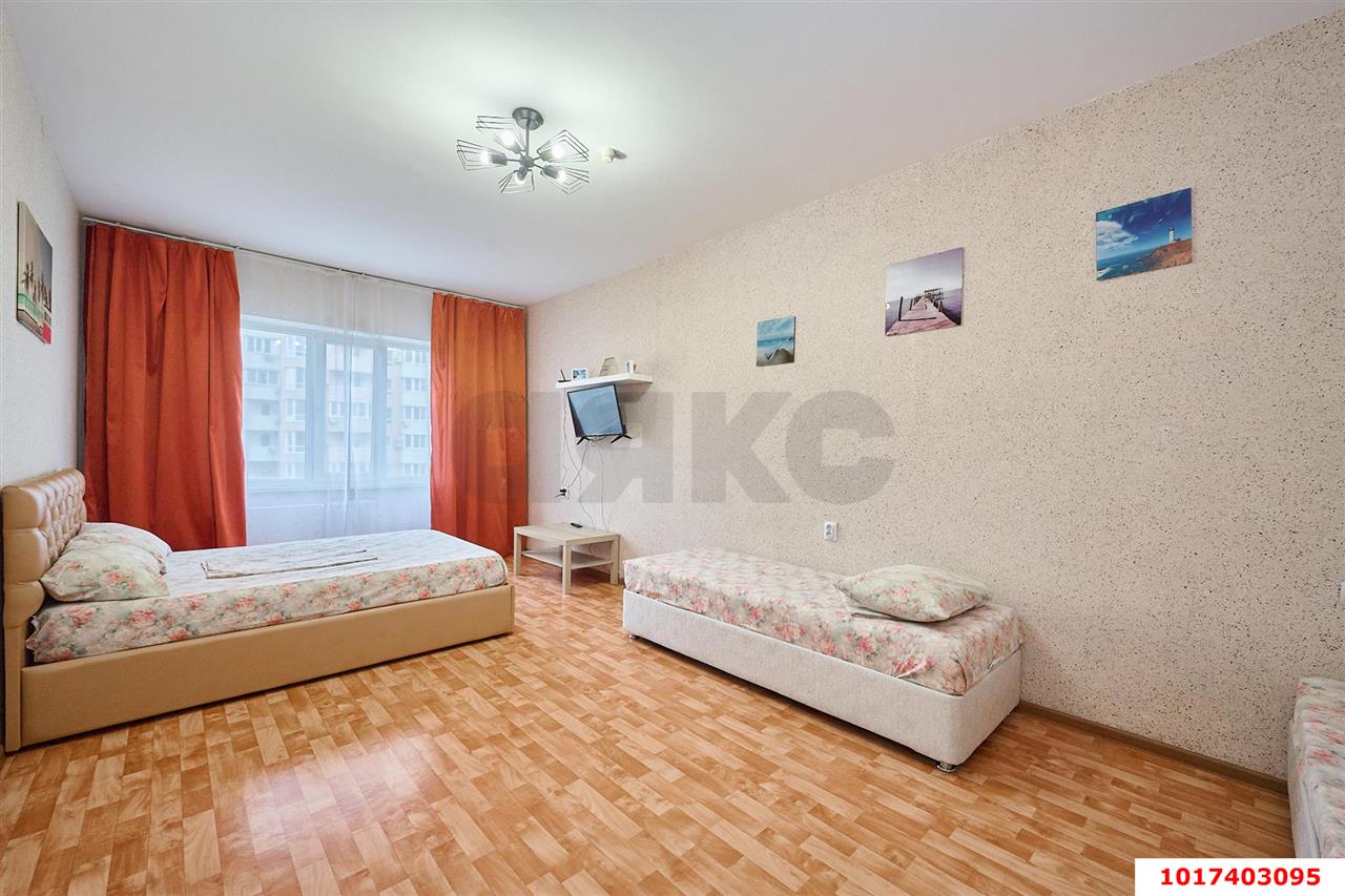 Фото №5: 2-комнатная квартира 72&nbsp;м², 4/17&nbsp;эт. - Краснодар, Прикубанский внутригородской округ, мкр. имени Маршала Жукова, ул. Александра Покрышкина, 4/5