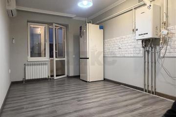 Фото №1: 1-комнатная квартира 43 м², 4/6 эт. - Краснодар, мкр. Прикубанский внутригородской округ, ул. Тепличная, 78к1
