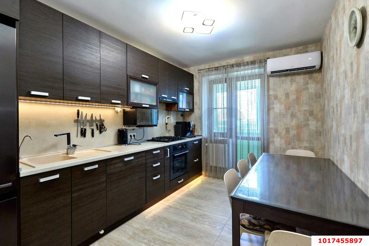 Фото №1: 3-комнатная квартира 71&nbsp;м², 10/10&nbsp;эт. - Краснодар, Прикубанский внутригородской округ, мкр. Славянский, ул. Красных Партизан, 81