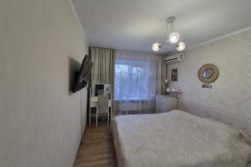 Фото №1: 2-комнатная квартира 49 м², 1/9 эт. - Краснодар, мкр. Черёмушки, ул. Вишняковой, 51