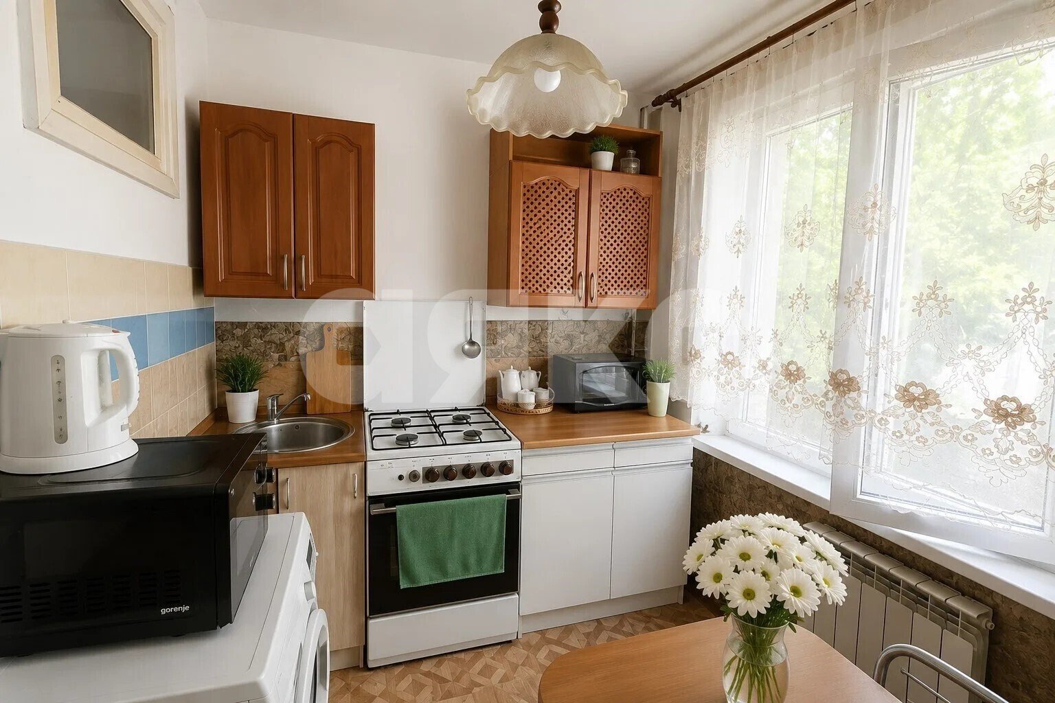 Фото №1: 2-комнатная квартира 47&nbsp;м², 1/5&nbsp;эт. - Новокубанск, п. КНИИТИМ, ул. Ленинградская, 30