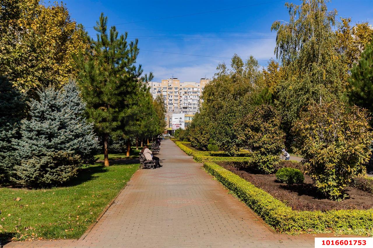 Фото №18: 4-комнатная квартира 96&nbsp;м², 1/10&nbsp;эт. - Краснодар, Западный внутригородской округ, мкр. Юбилейный, ул. 70-летия Октября, 26