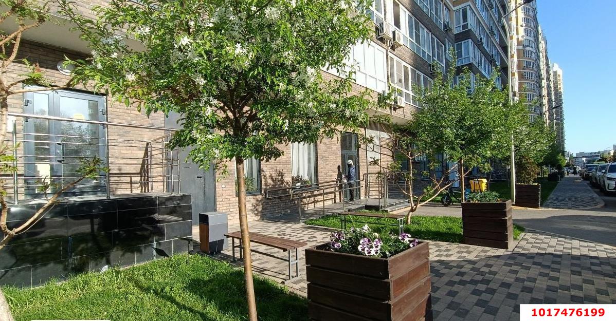 Фото №1: 2-комнатная квартира 69&nbsp;м², 2/18&nbsp;эт. - Краснодар, Карасунский внутригородской округ, Хлопчато-бумажный Комбинат, мкр. жилой комплекс Элегант, ул. Старокубанская, 139