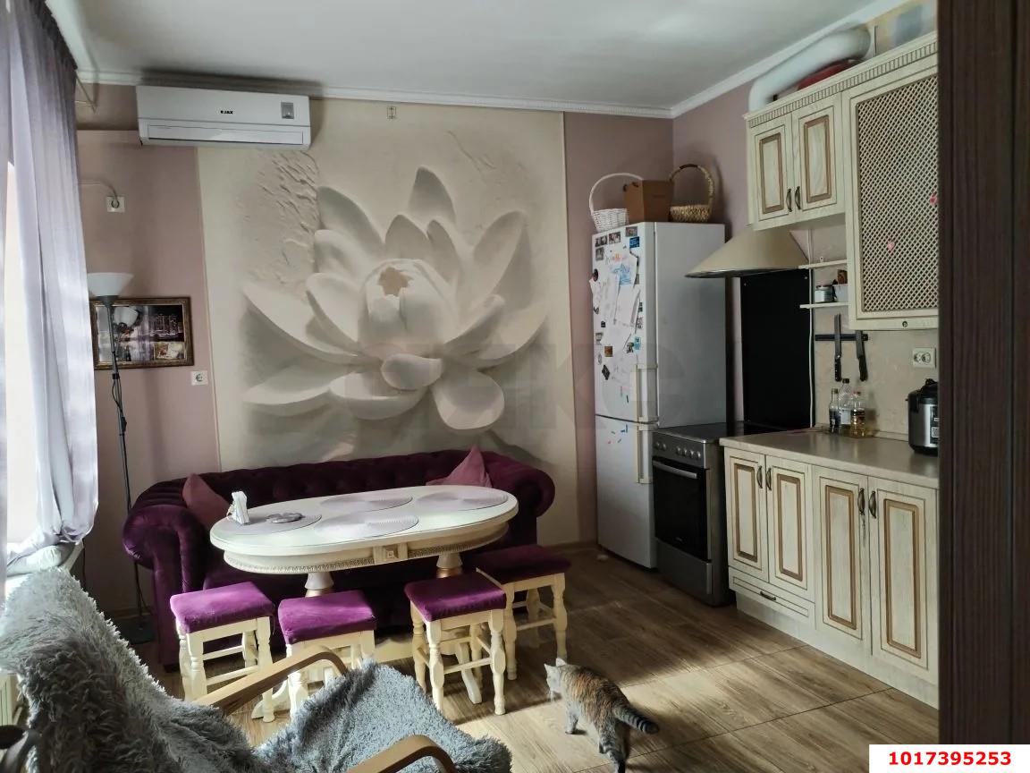 Фото №1: 3-комнатная квартира 50&nbsp;м², 1/1&nbsp;эт. - Краснодар, Западный внутригородской округ, мкр. Центральный, ул. Ленина, 24