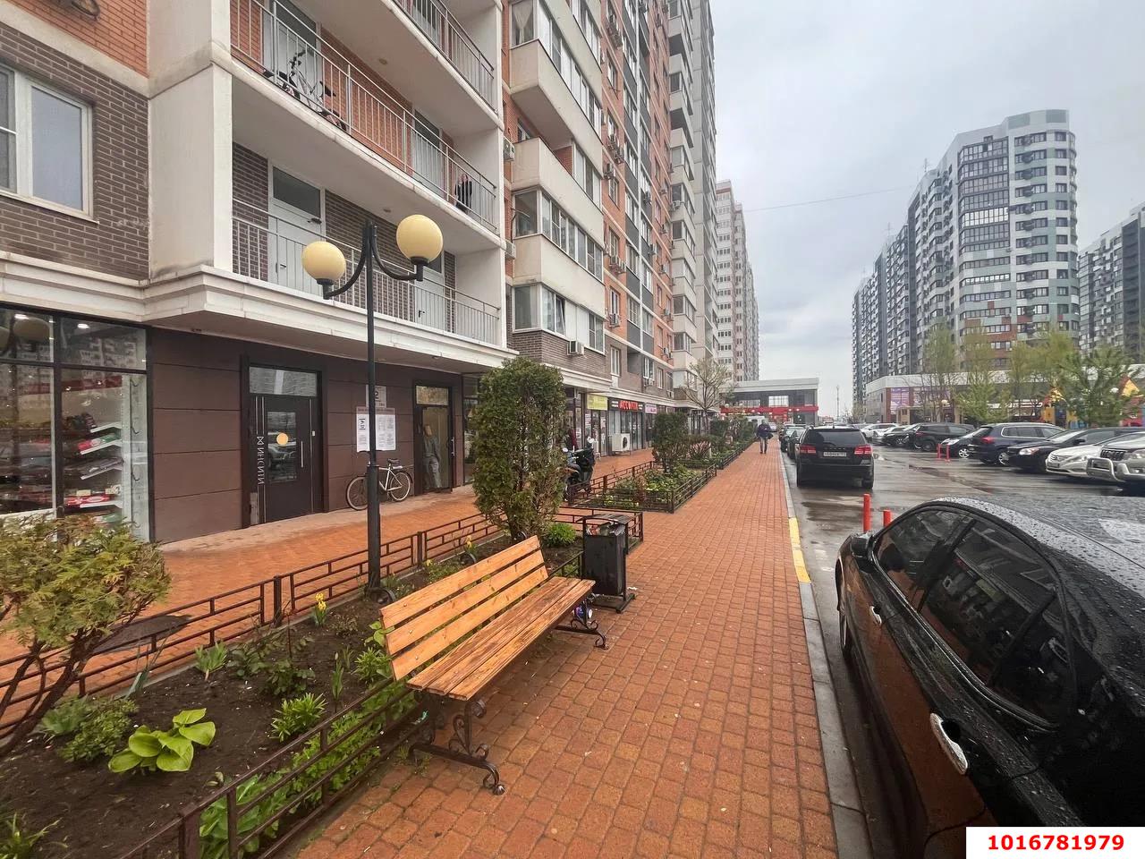 Фото №4: Торговое помещение 36&nbsp;м², 1/16&nbsp;эт. - Краснодар, Прикубанский внутригородской округ, Россинского, мкр. жилой комплекс Символ, ул. Командорская, 9/2