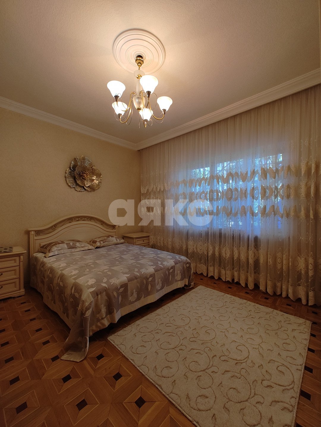 Фото №4: Дом 360&nbsp;м² + 5&nbsp;сот., 3&nbsp;эт. - Майкоп, мкр. Центр, ул. Курганная, 289