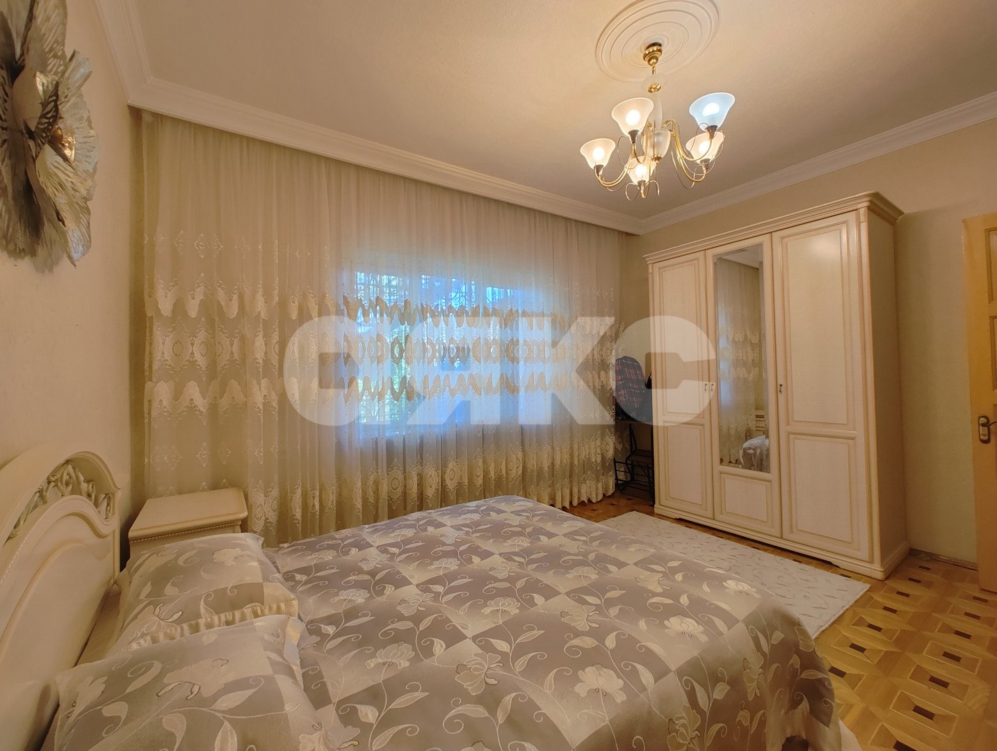 Фото №3: Дом 360&nbsp;м² + 5&nbsp;сот., 3&nbsp;эт. - Майкоп, мкр. Центр, ул. Курганная, 289