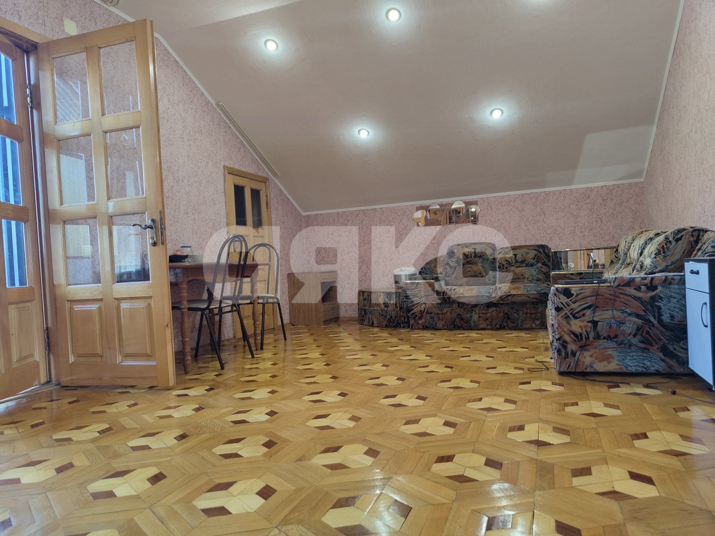 Фото №15: Дом 360&nbsp;м² + 5&nbsp;сот., 3&nbsp;эт. - Майкоп, мкр. Центр, ул. Курганная, 289