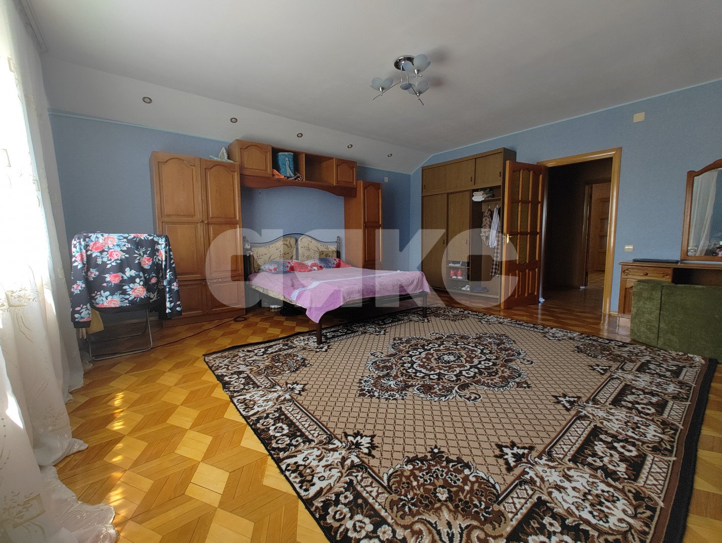 Фото №5: Дом 360&nbsp;м² + 5&nbsp;сот., 3&nbsp;эт. - Майкоп, мкр. Центр, ул. Курганная, 289