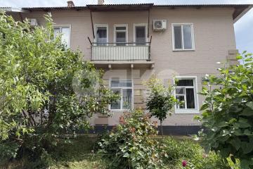 Фото №1: 3-комнатная квартира 68&nbsp;м², 2/2&nbsp;эт. - Кореновск, мкр. 2-й квартал, ул. Коммунаров, 80