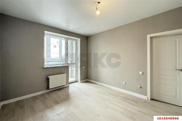 Фото №1: 2-комнатная квартира 60&nbsp;м², 9/20&nbsp;эт. - Краснодар, мкр. жилой комплекс Стрижи, ул. Автолюбителей, 1Г