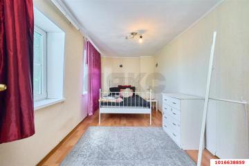 Фото №1: 2-комнатная квартира 42 м², 1/2 эт. - Краснодар, мкр. Центральный, ул. Чапаева, 71