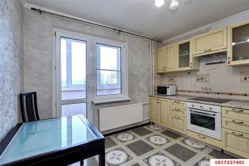 Фото №1: 2-комнатная квартира 60 м², 7/16 эт. - Краснодар, мкр. Фестивальный, ул. Атарбекова, 5/1