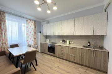 Фото №1: 2-комнатная квартира 71&nbsp;м², 19/20&nbsp;эт. - Краснодар, мкр. Центральный, ул. Октябрьская, 181/2