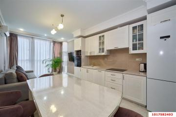 Фото №1: 2-комнатная квартира 65 м², 12/22 эт. - Краснодар, мкр. жилой комплекс Аквамарин, ул. Уральская, 75к2