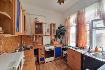 Фото №1: 2-комнатная квартира 27 м², 1/2 эт. - Краснодар, мкр. Центральный, ул. Гоголя, 107