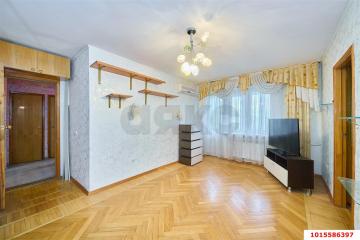 Фото №1: 3-комнатная квартира 62 м², 5/5 эт. - Краснодар, мкр. Центральный внутригородской округ, ул. имени П.М. Гаврилова, 103