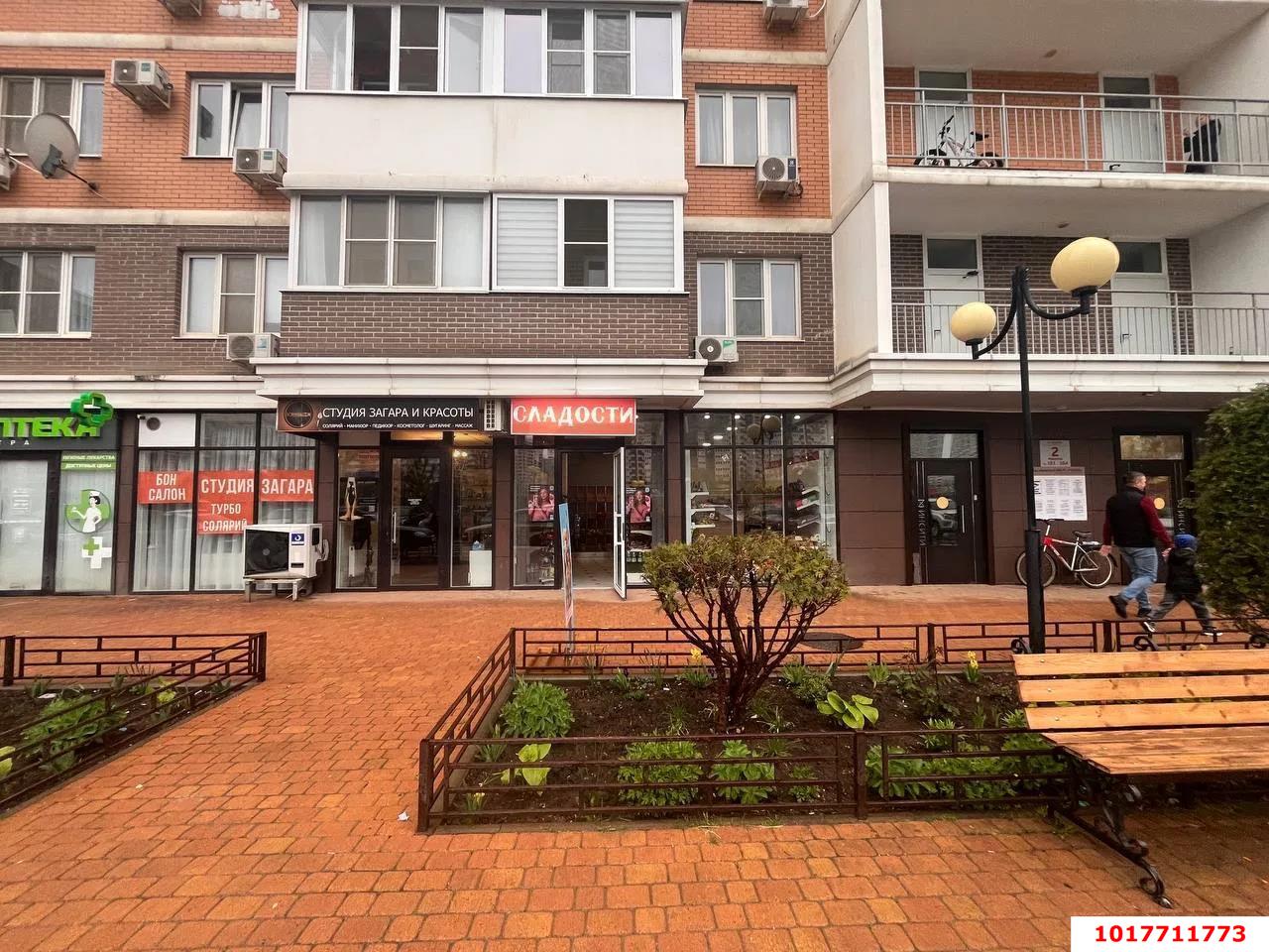 Фото №3: Торговое помещение 36&nbsp;м², 1/16&nbsp;эт. - Краснодар, Прикубанский внутригородской округ, Россинского, мкр. жилой комплекс Символ, ул. Командорская, 9/2