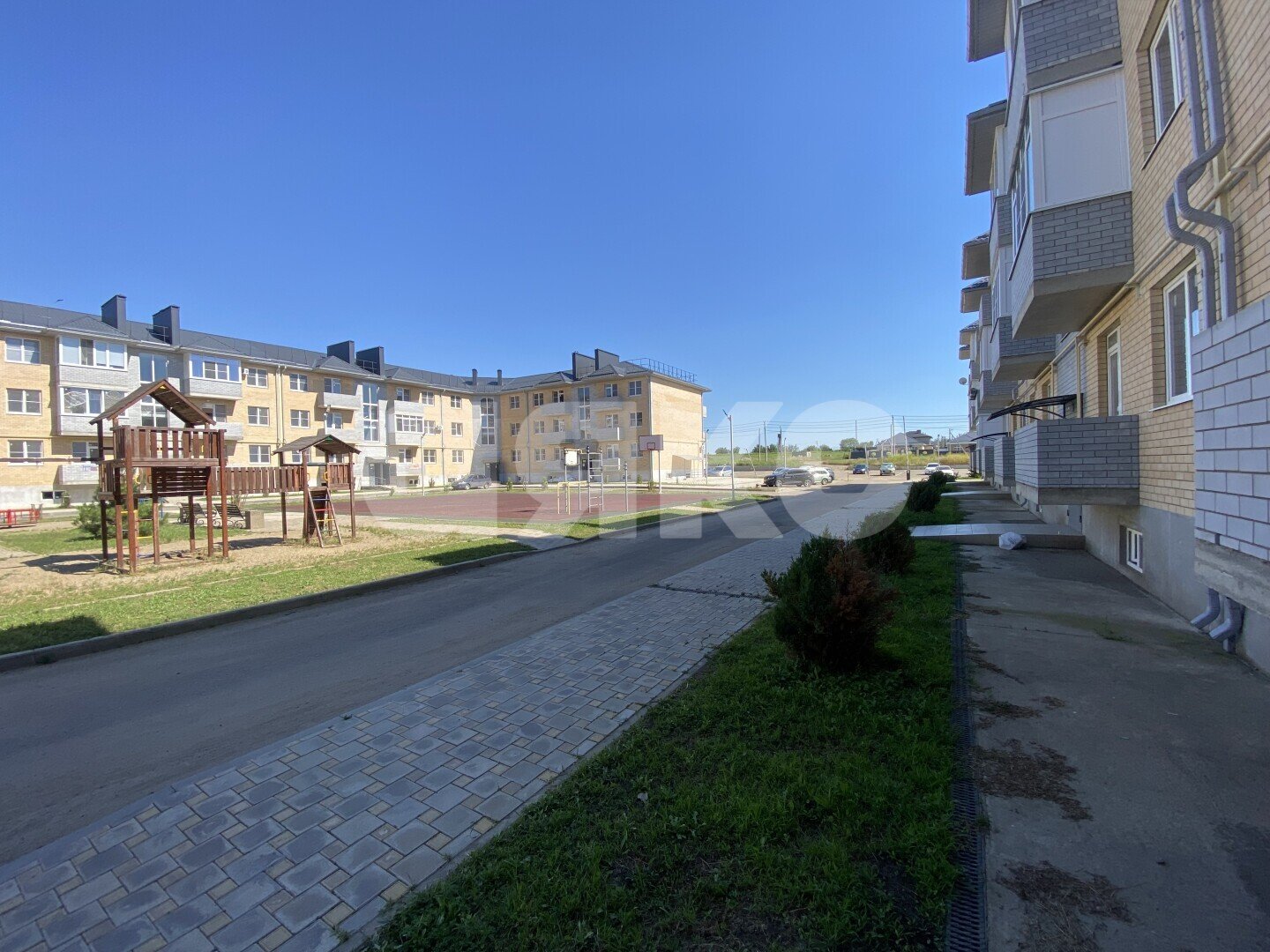 Фото №10: 2-комнатная квартира 56&nbsp;м², 1/3&nbsp;эт. - Кореновск, мкр. 10-й, ул. Таманская, 1