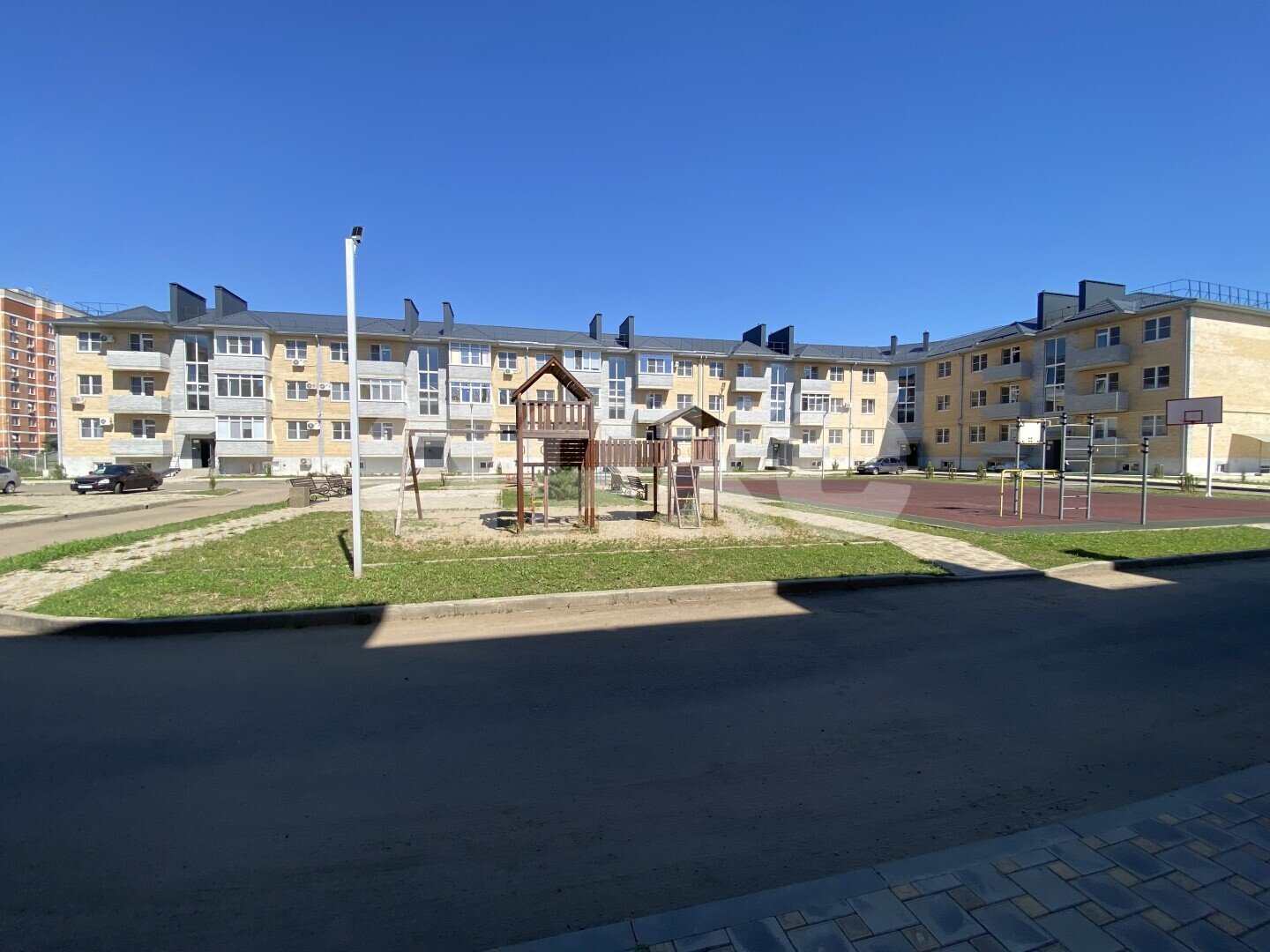Фото №1: 2-комнатная квартира 56&nbsp;м², 1/3&nbsp;эт. - Кореновск, мкр. 10-й, ул. Таманская, 1