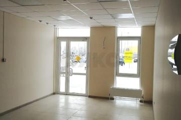 Фото №1: Торговое помещение 33&nbsp;м², 1/13&nbsp;эт. - Краснодар, мкр. Светлоград, ул. Красных Партизан, 1/4к2