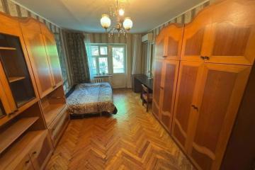 Фото №1: 2-комнатная квартира 42 м², 2/5 эт. - Краснодар, мкр. Центральный, ул. Коммунаров, 205