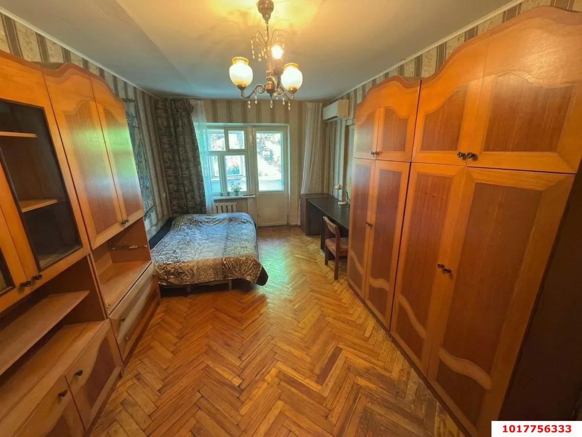 Фото №1: 2-комнатная квартира 42&nbsp;м², 2/5&nbsp;эт. - Краснодар, Центральный внутригородской округ, мкр. Центральный, ул. Коммунаров, 205
