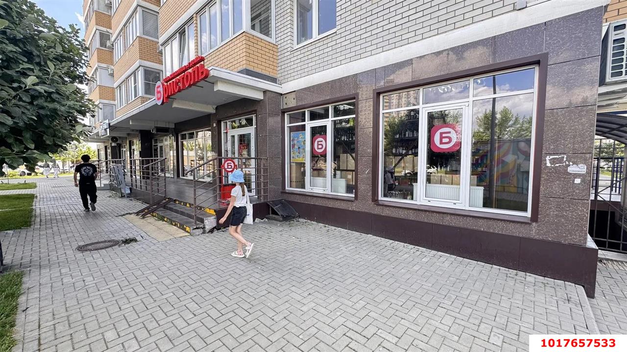 Фото №1: Торговое помещение 83&nbsp;м², 1/9&nbsp;эт. - Краснодар, Прикубанский внутригородской округ, Славянский, мкр. Светлоград, ул. Красных Партизан, 1/3к11