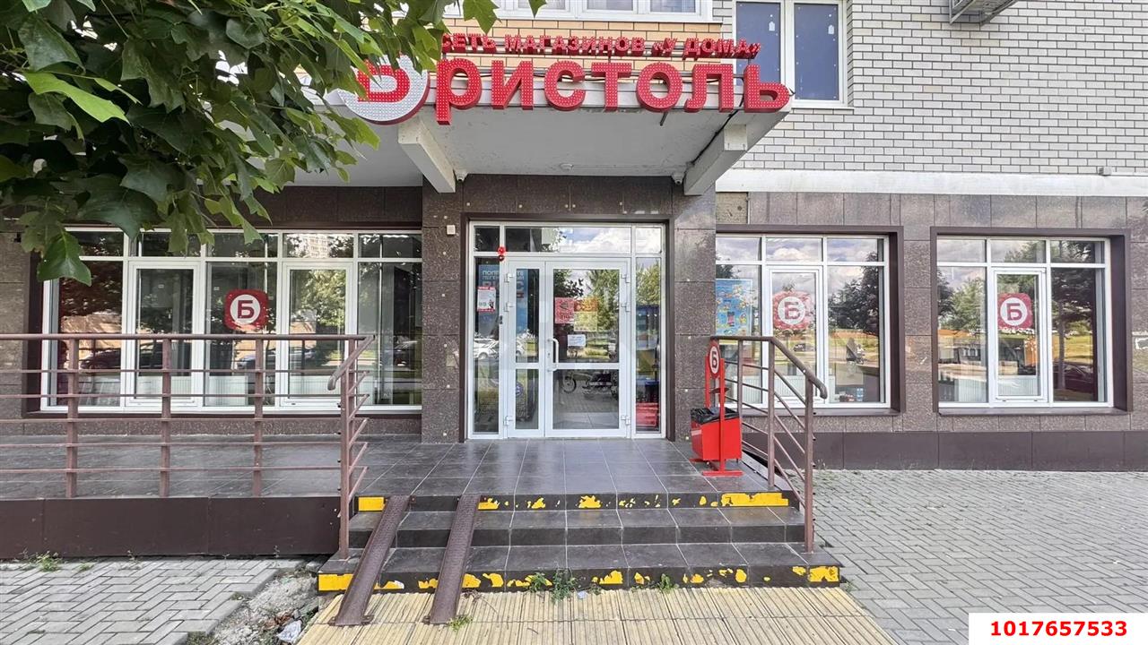 Фото №2: Торговое помещение 83&nbsp;м², 1/9&nbsp;эт. - Краснодар, Прикубанский внутригородской округ, Славянский, мкр. Светлоград, ул. Красных Партизан, 1/3к11