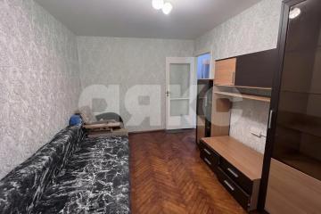Фото №1: 2-комнатная квартира 42 м², 1/5 эт. - Майкоп, мкр. квартал Черёмушки, ул. Димитрова, 11/2
