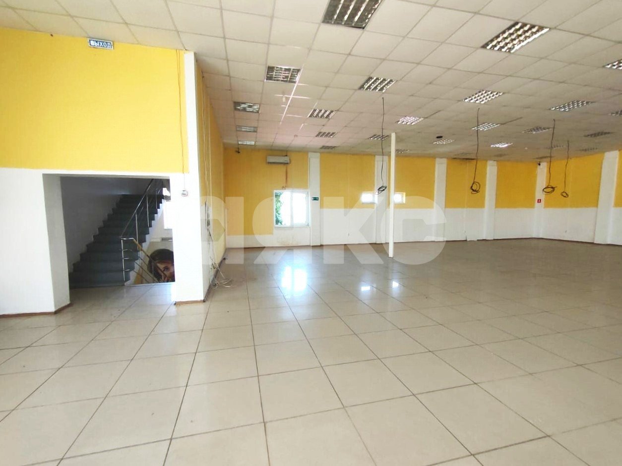 Фото №13: Коммерция 714&nbsp;м², 2/2&nbsp;эт. - Кореновск, мкр. 2-й квартал, ул. Красная, 57