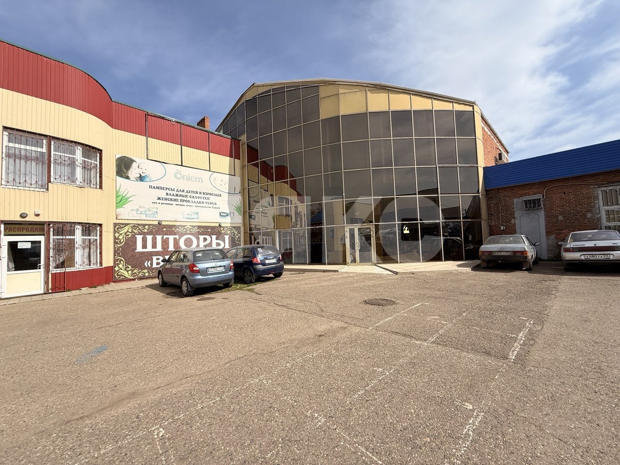 Фото №2: Коммерция 714&nbsp;м², 2/2&nbsp;эт. - Кореновск, мкр. 2-й квартал, ул. Красная, 57