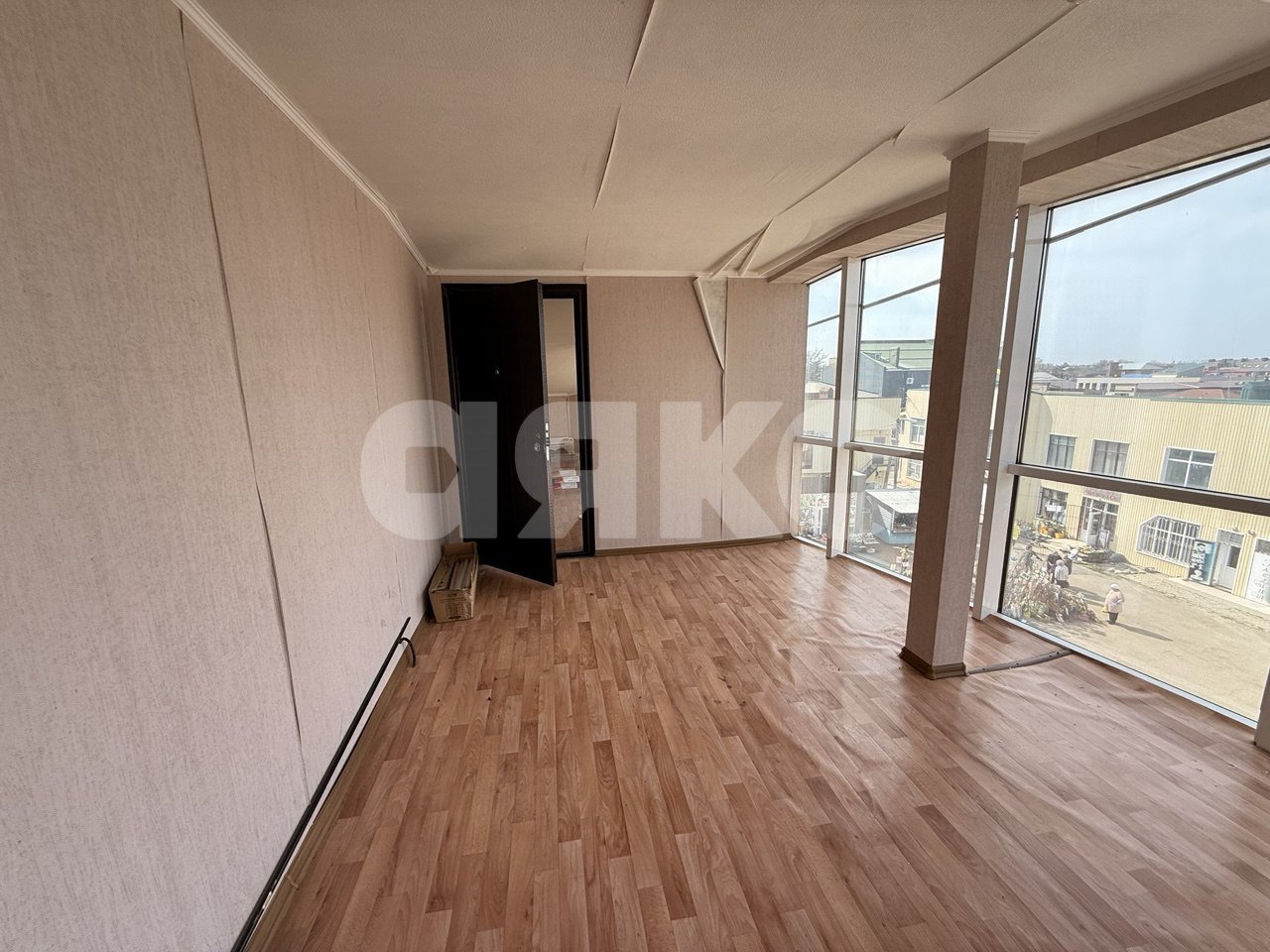 Фото №23: Коммерция 714&nbsp;м², 2/2&nbsp;эт. - Кореновск, мкр. 2-й квартал, ул. Красная, 57