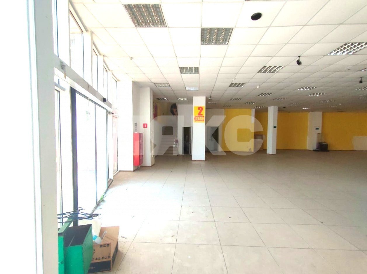 Фото №8: Коммерция 714&nbsp;м², 2/2&nbsp;эт. - Кореновск, мкр. 2-й квартал, ул. Красная, 57