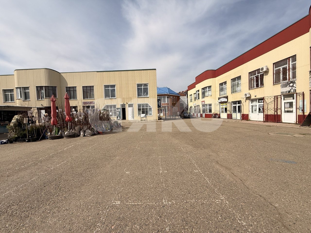 Фото №4: Коммерция 714&nbsp;м², 2/2&nbsp;эт. - Кореновск, мкр. 2-й квартал, ул. Красная, 57