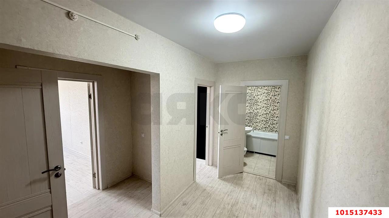 Фото №28: 2-комнатная квартира 70&nbsp;м², 14/16&nbsp;эт. - Краснодар, Прикубанский внутригородской округ, Восточный, мкр. жилой комплекс Квартал № 6, ул. имени Героя Советского Союза Дмитрия Мирошниченко, 43