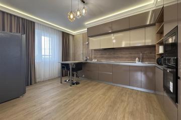 Фото №1: 2-комнатная квартира 80&nbsp;м², 11/21&nbsp;эт. - Краснодар, мкр. жилой комплекс Версаль, ул. Черниговская, 1