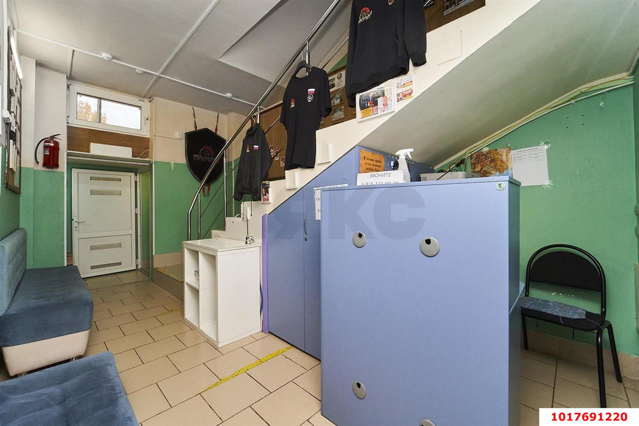 Фото №6: Торговое помещение 162&nbsp;м², 3&nbsp;эт. - Краснодар, Карасунский внутригородской округ, мкр. Черёмушки, ул. Ставропольская, 159/2