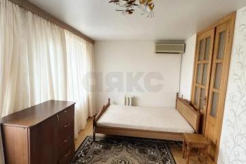 Фото №1: 2-комнатная квартира 45 м², 2/2 эт. - Краснодар, мкр. 9-й километр, ул. Гастелло, 63