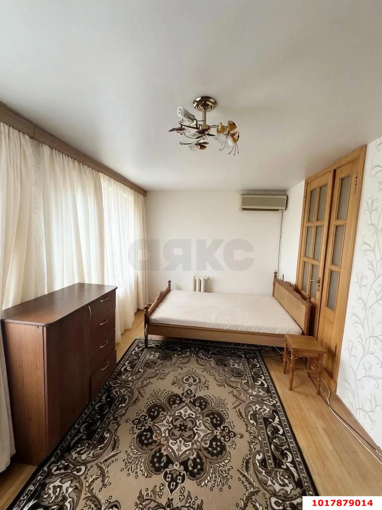 Фото №1: 2-комнатная квартира 45&nbsp;м², 2/2&nbsp;эт. - Краснодар, Прикубанский внутригородской округ, мкр. 9-й километр, ул. Гастелло, 63
