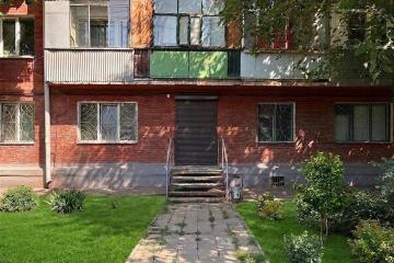 Фото №1: Торговое помещение 45&nbsp;м², 1/5&nbsp;эт. - Краснодар, мкр. Школьный, ул. Школьная, 13