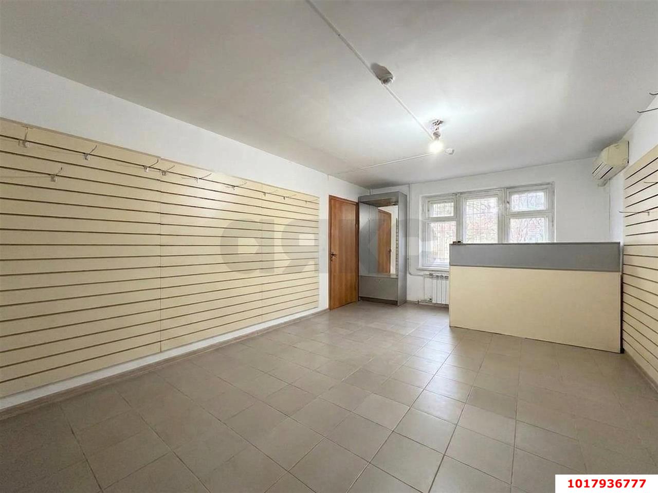 Фото №4: Торговое помещение 45&nbsp;м², 1/5&nbsp;эт. - Краснодар, Прикубанский внутригородской округ, Круглик, мкр. Школьный, ул. Школьная, 13