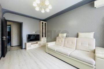 Фото №1: 2-комнатная квартира 70&nbsp;м², 3/6&nbsp;эт. - Яблоновский, ул. Космическая, 88/2к7