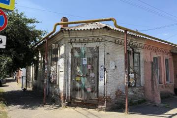 Фото №1: 2-комнатная квартира 40 м², 1/1 эт. - Краснодар, мкр. Центральный, ул. Будённого, 247
