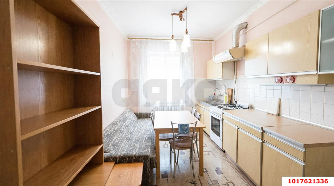 Фото №1: 2-комнатная квартира 50&nbsp;м², 2/2&nbsp;эт. - Краснодар, мкр. Западный внутригородской округ, ул. Офицерская, 37