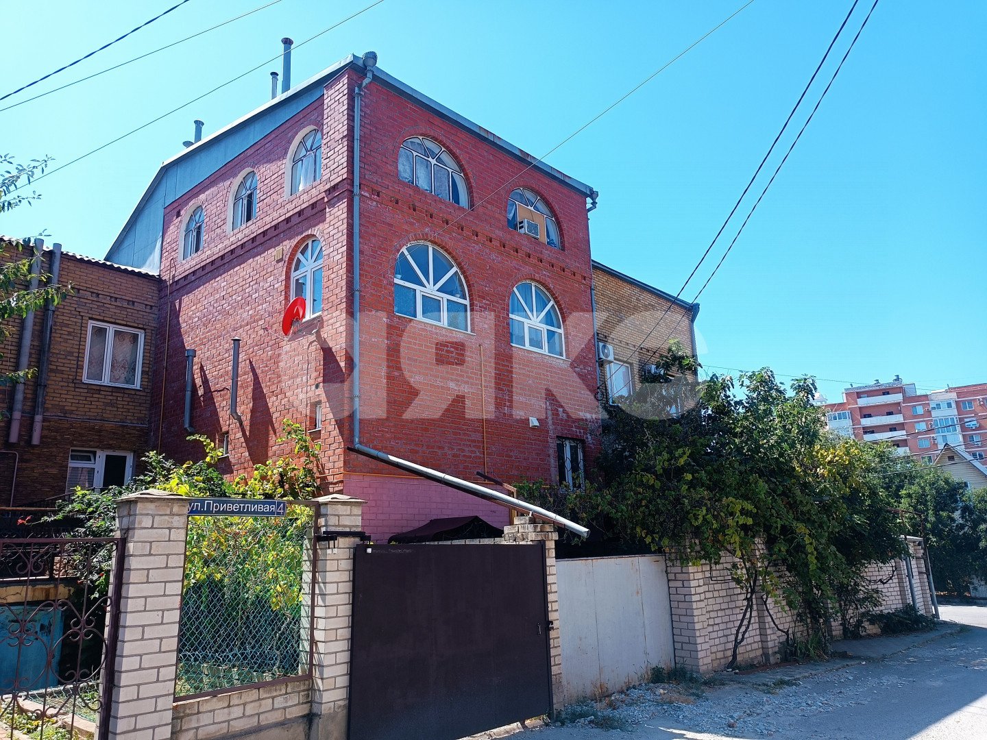 Фото №1: Дом 544&nbsp;м² + 3&nbsp;сот., 2&nbsp;эт. - Геленджик, мкр. Магилат, ул. Приветливая, 2