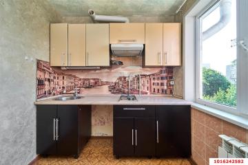 Фото №1: 2-комнатная квартира 47 м², 5/5 эт. - Краснодар, мкр. Гидростроителей, ул. Гидростроителей, 12