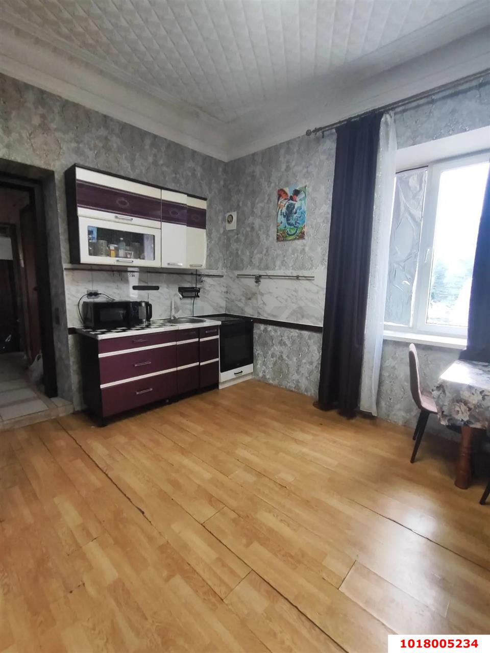 Фото №1: 4-комнатная квартира 71&nbsp;м², 2/2&nbsp;эт. - Краснодар, Западный внутригородской округ, мкр. Центральный, ул. Ленина, 24